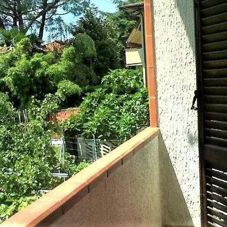 Vivi La Versilia E Le 5 Terre マリーナ・ディ・カッラーラ