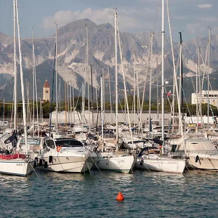 Vivi La Versilia E Le 5 Terre アパート *